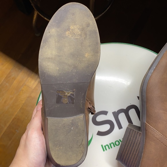 Deep Brown ankle boots( light from overhead lamp distorts the color) - Picture 4 of 10